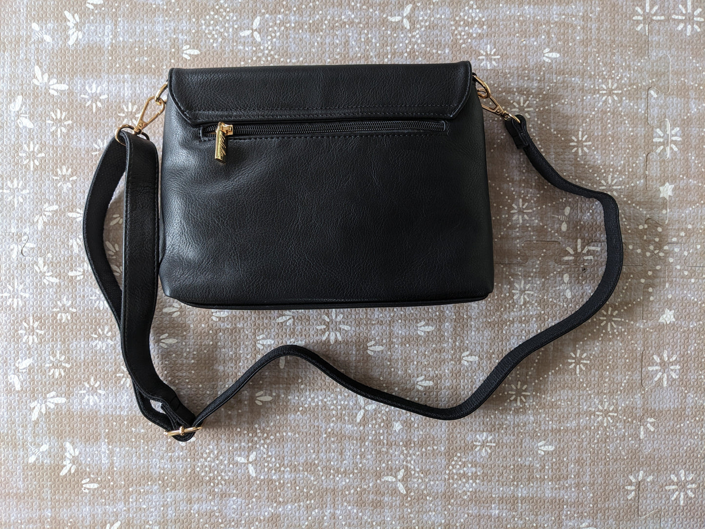 Wilo 100% Vegan Leather Crossbody Mini Diaper Bag