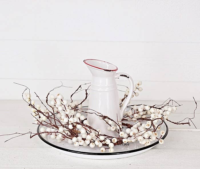 30822- 18in(6.5in)Wreath-White Snowberries with wispy twigs-